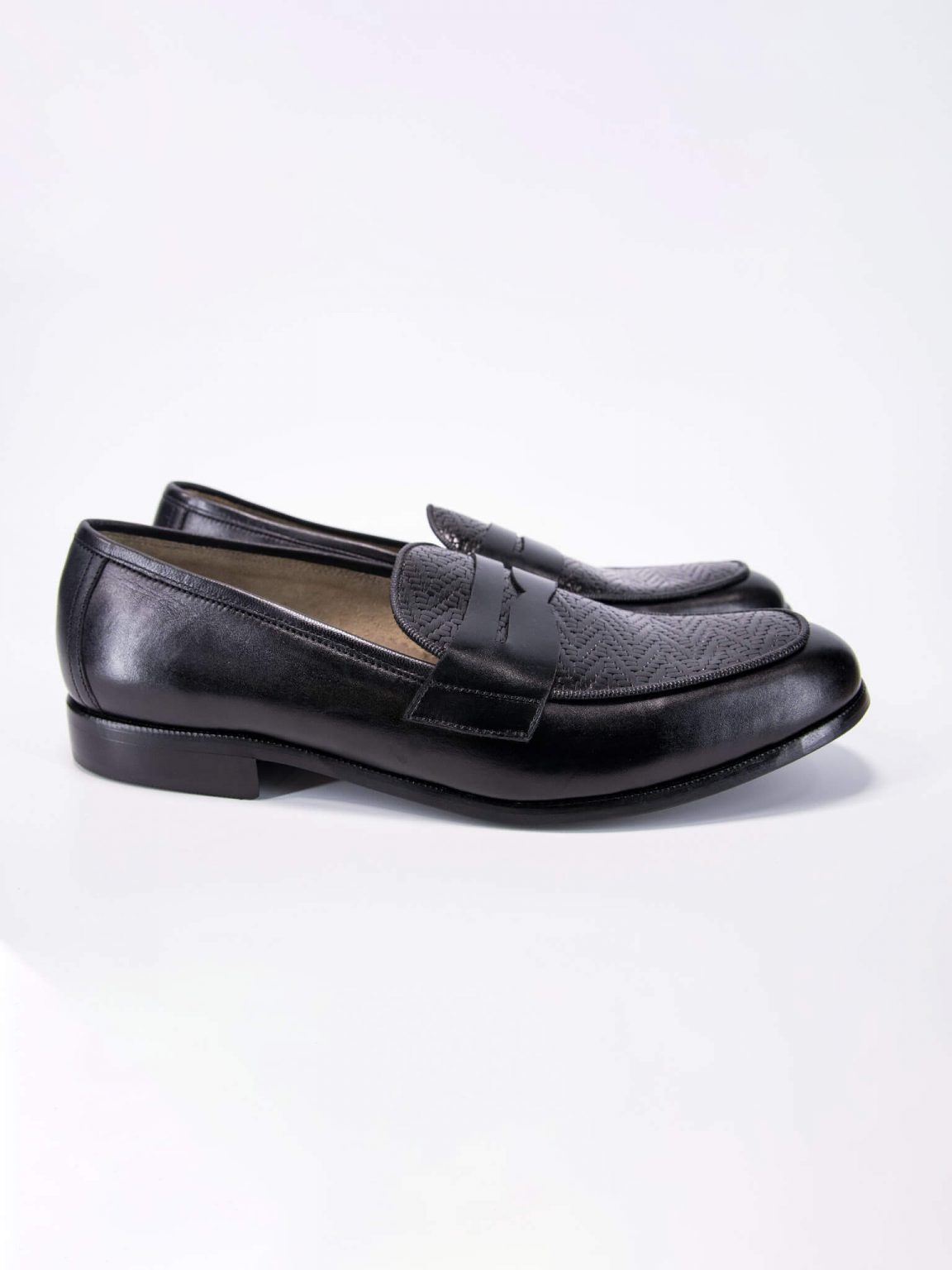 Horseman-Chairman-Moccasin-black.jpg Horseman Chairman Moccasin - Image 1